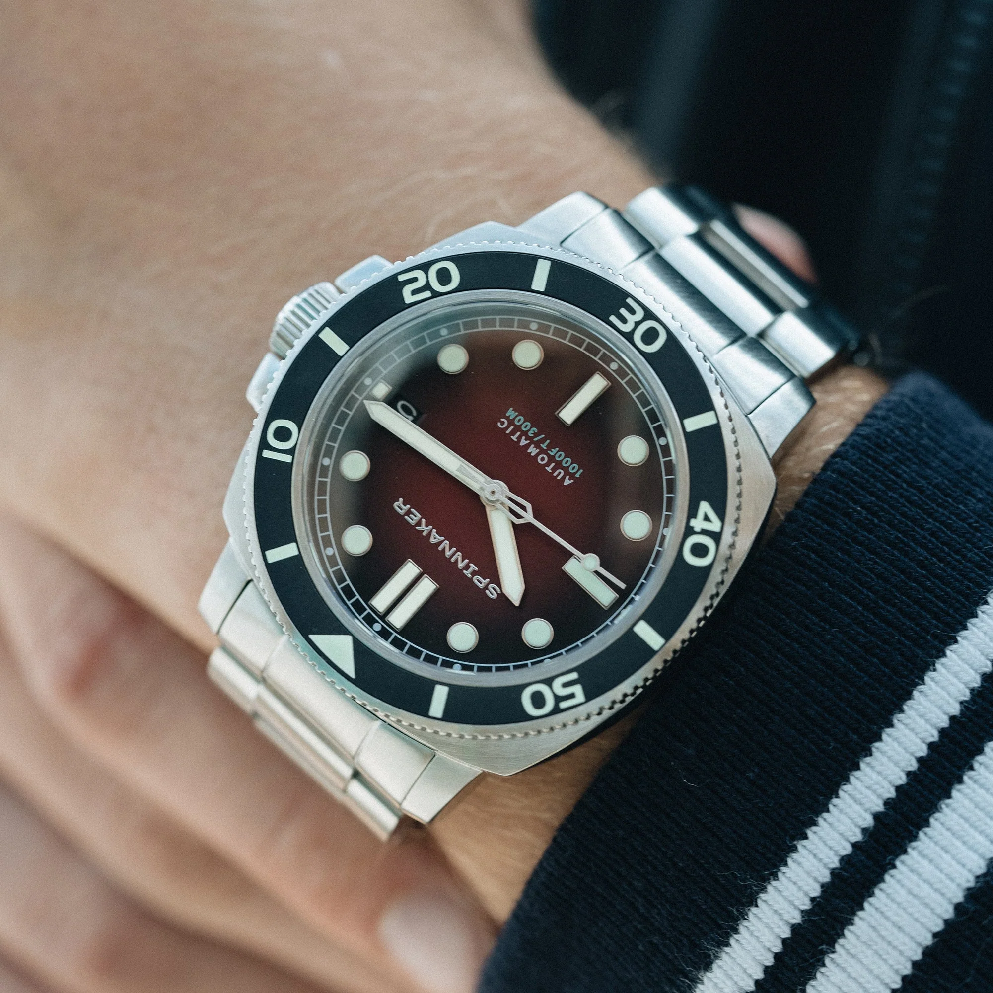 Hull Diver Red / Stainless Steel | Red Dial - Image 4